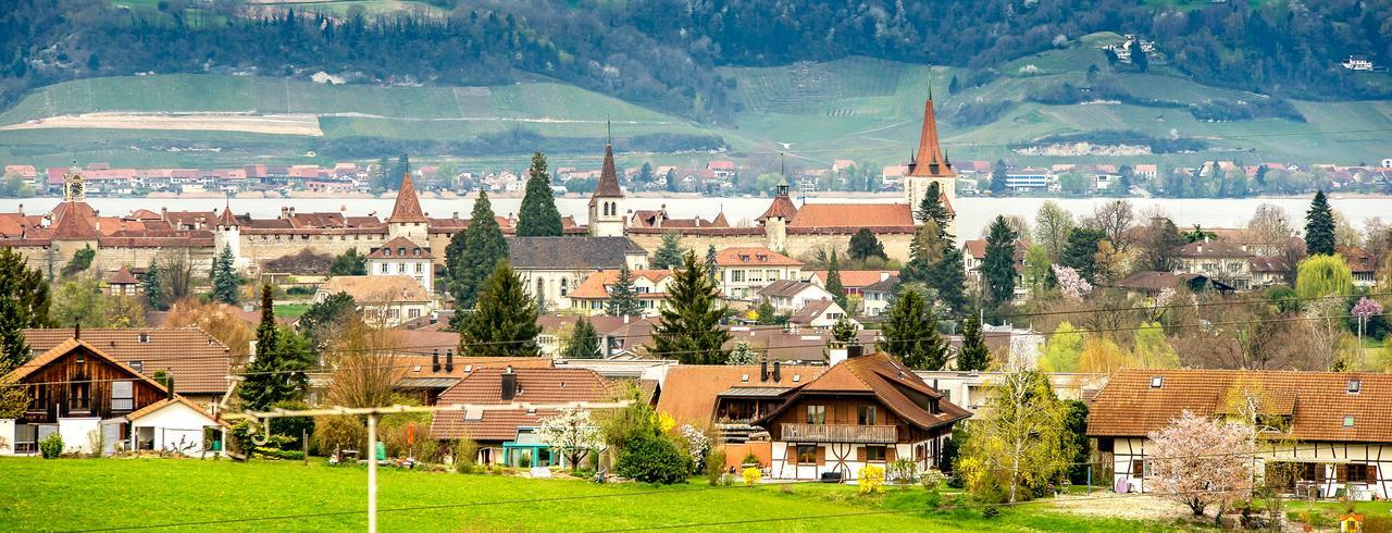 Bed & Breakfast Region Murtensee Münchenwiler エクステリア 写真
