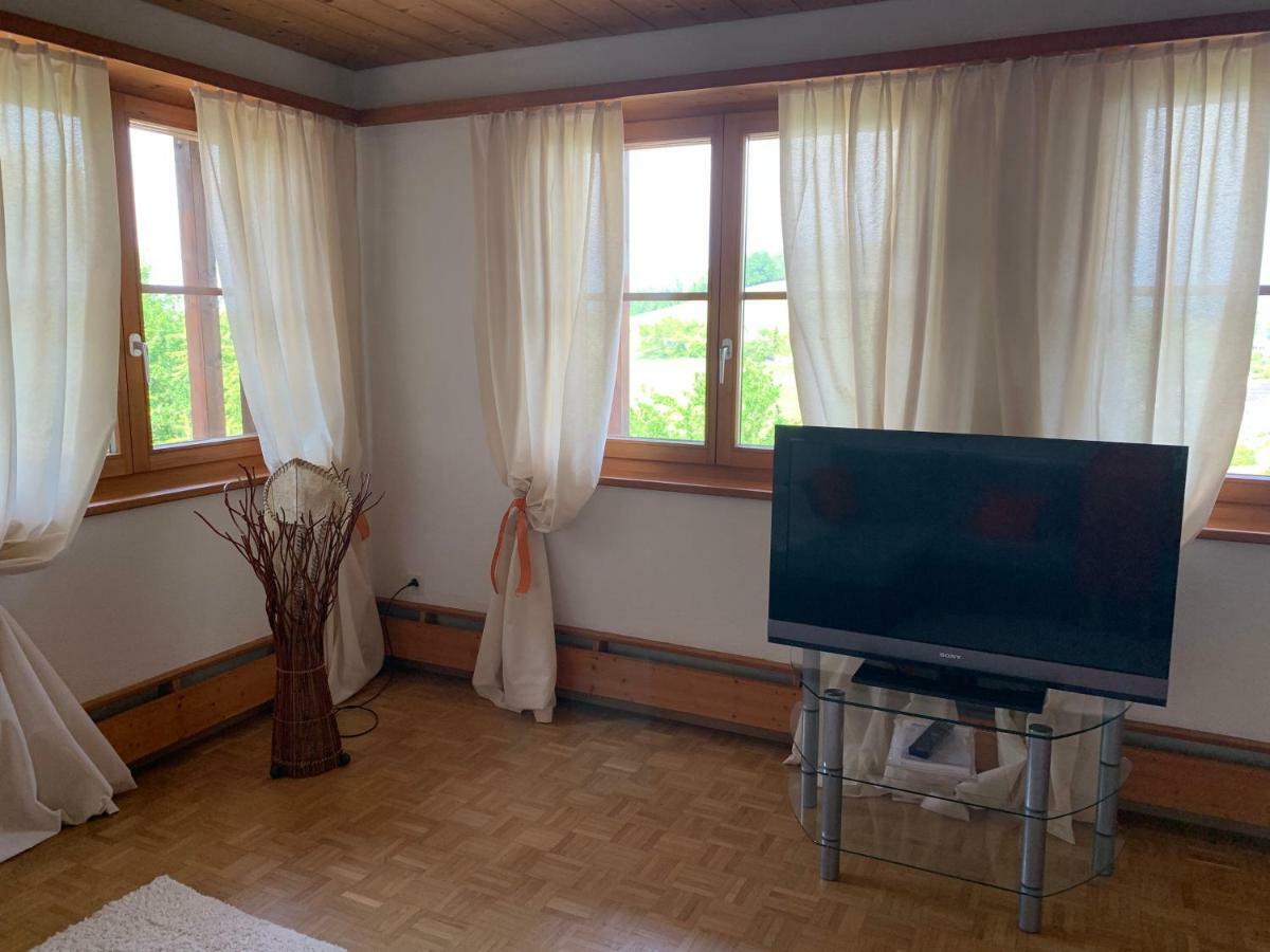 Bed & Breakfast Region Murtensee Münchenwiler エクステリア 写真